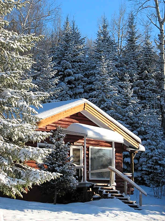 Kan-à-Mouche Pourvoirie Auberge et Chalets