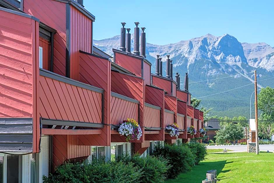 Rocky Mountain Ski Lodge