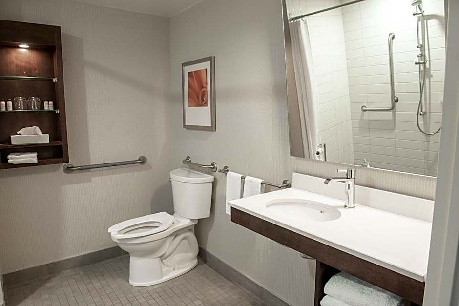 Delta Hotels by Marriott Saguenay Conference Centre