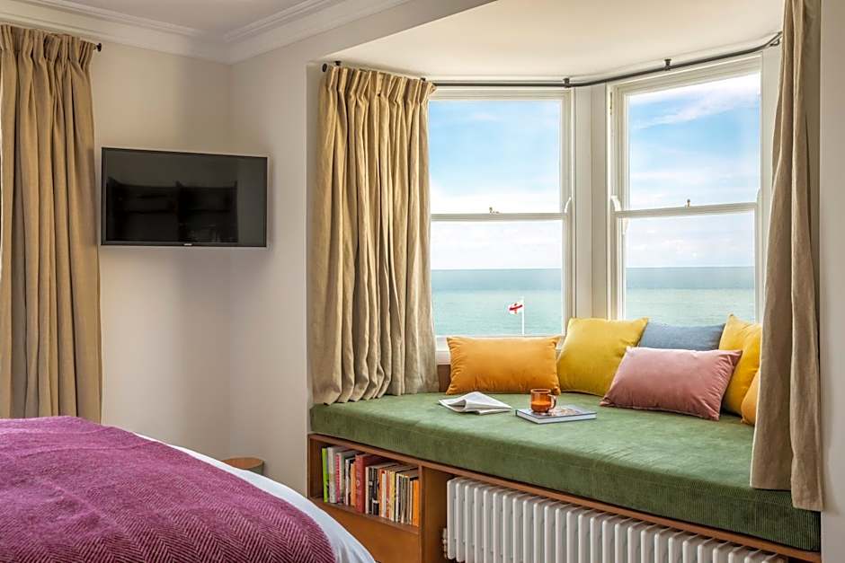Fort Road Hotel