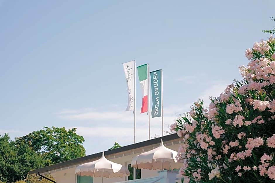 Green Garden Village con piscina, spiaggia riservata e parcheggio