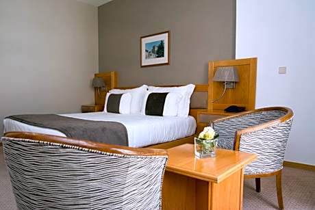 Hotel Rainha D. Amélia, Arts & Leisure