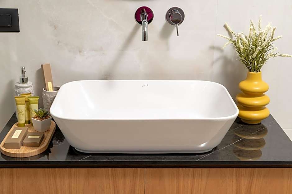 Elia City Apartments