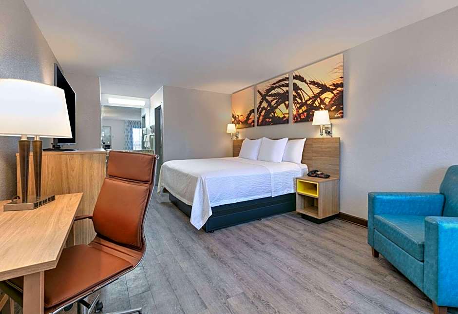 Days Inn by Wyndham Greenville MS