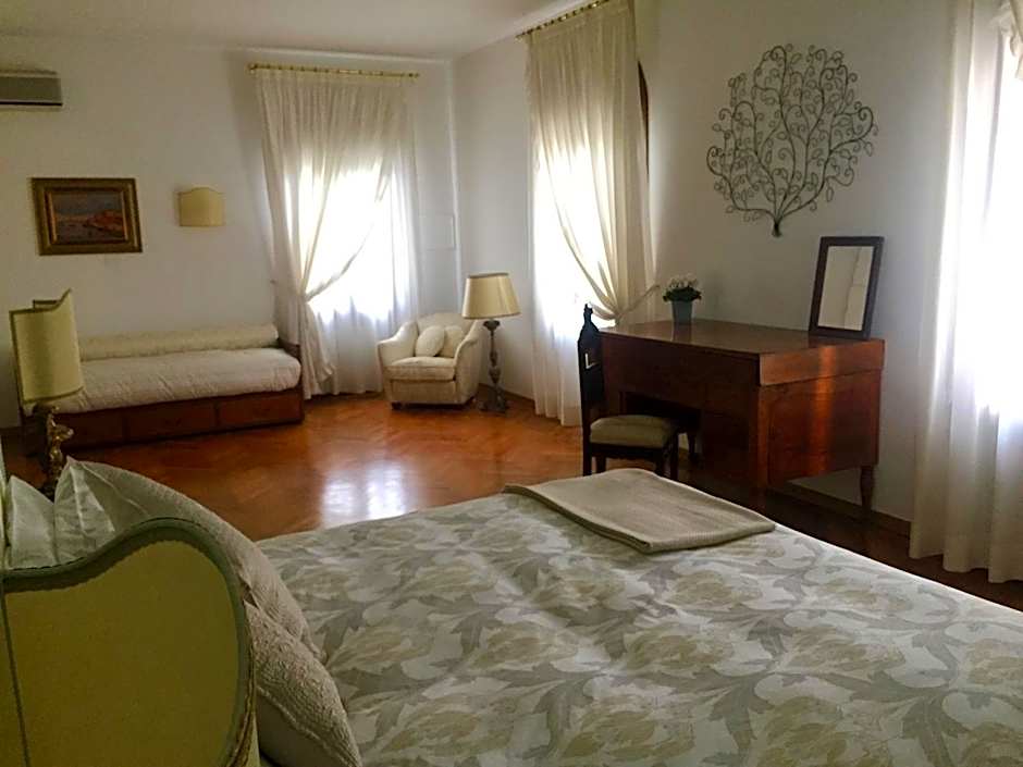 Casa Lunia Guesthouse