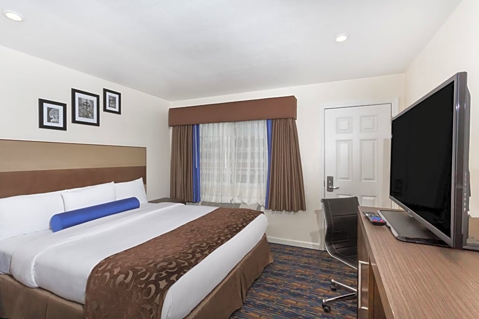 Howard Johnson Berkeley – Berkeley, CA