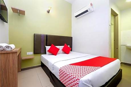 OYO 90553 Hotel 24 Seven