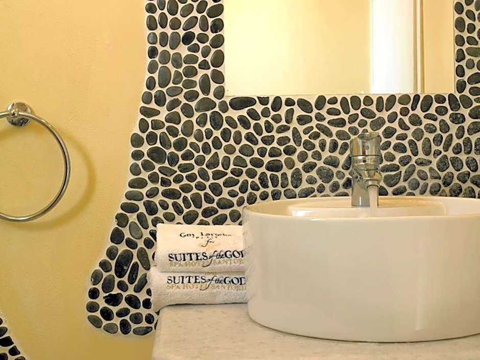 Suites Of The Gods Cave Spa Hotel