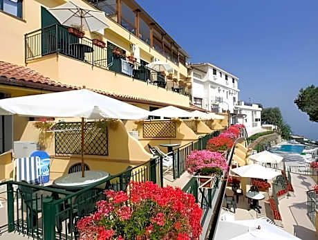 Studio Apartment Sea View