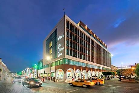 Hotel Fray Junipero Serra