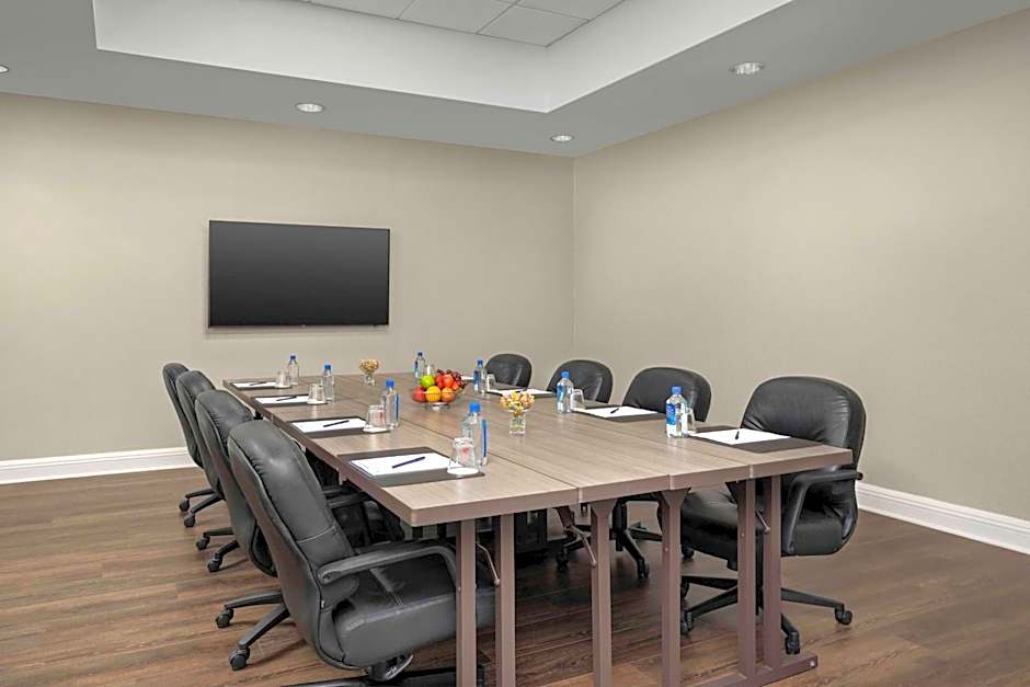 DoubleTree by Hilton Hotel Chicago O'Hare Airport - Rosemont