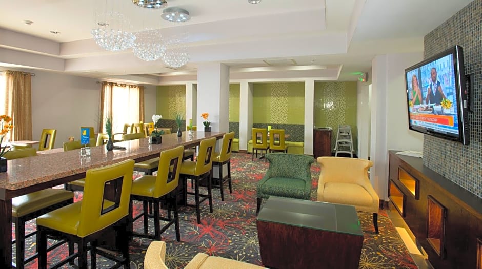 Holiday Inn Express & Suites Morrilton, an IHG Hotel