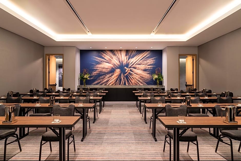 Loews Arlington Hotel