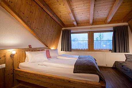 Three-Bedroom Apartment - Alpenrose