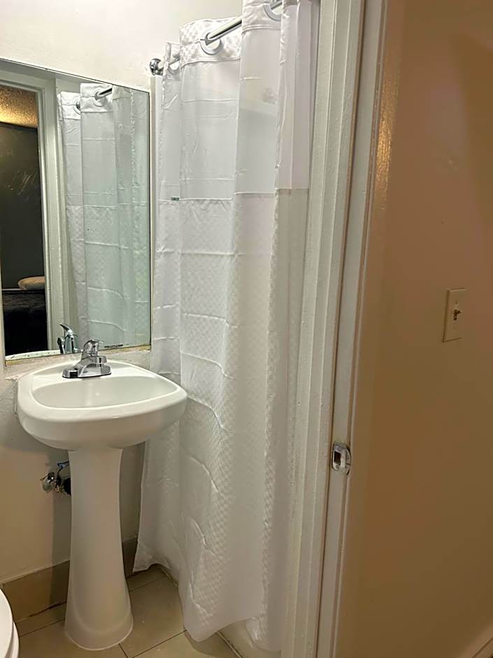 Budget Inn Hollywood