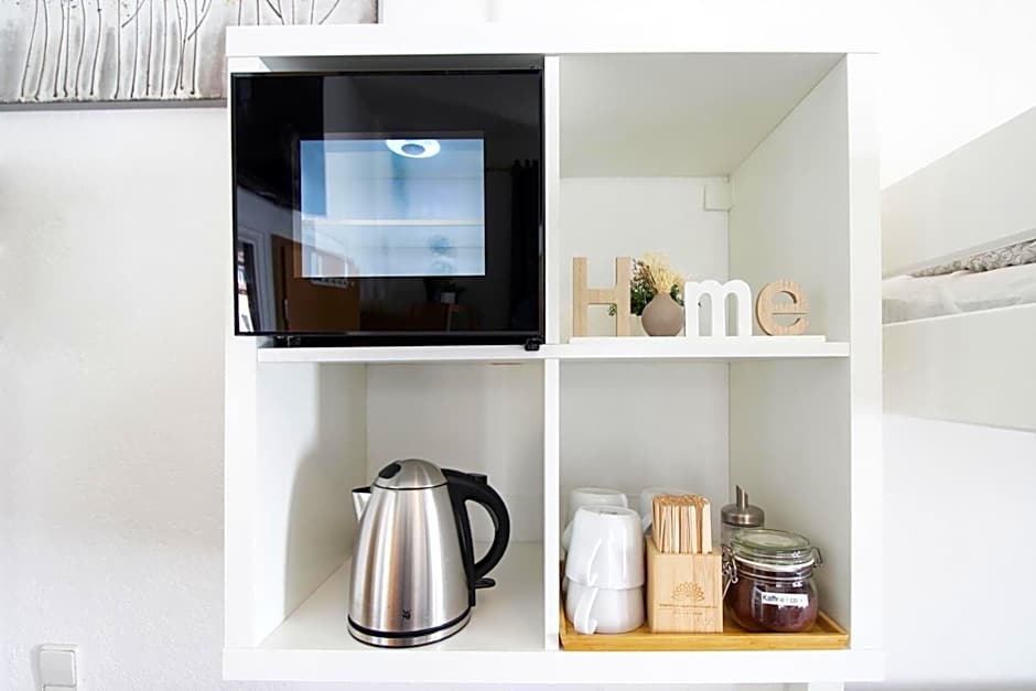 Hotel Ulm Zentrum - Komplettes Zimmer, Hochbett, Android TV & eigenem Bad - perfekt für Familien & Gruppen