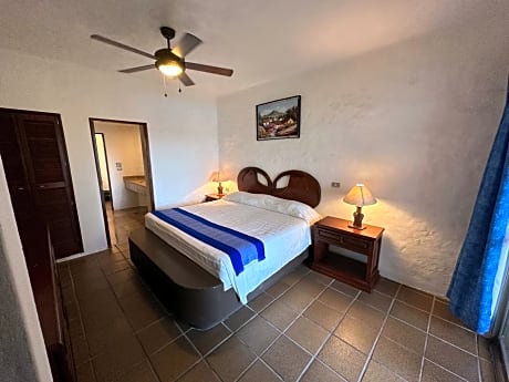One-Bedroom Suite with Kitchenette