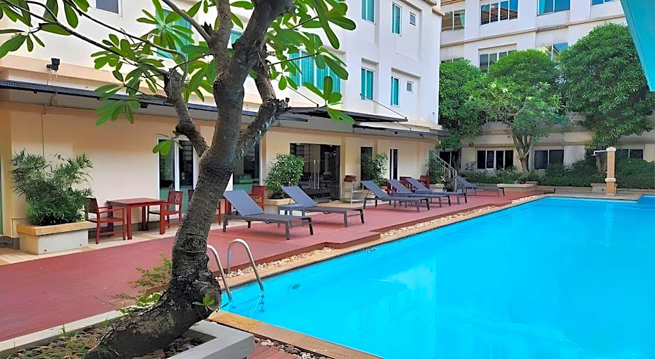 Avion Hotel