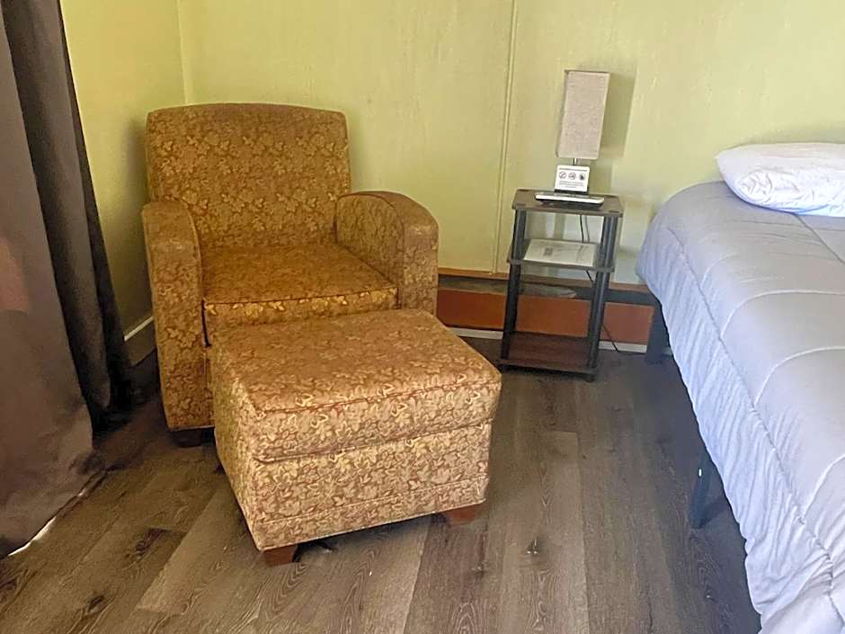 Midtown Inn & Suites