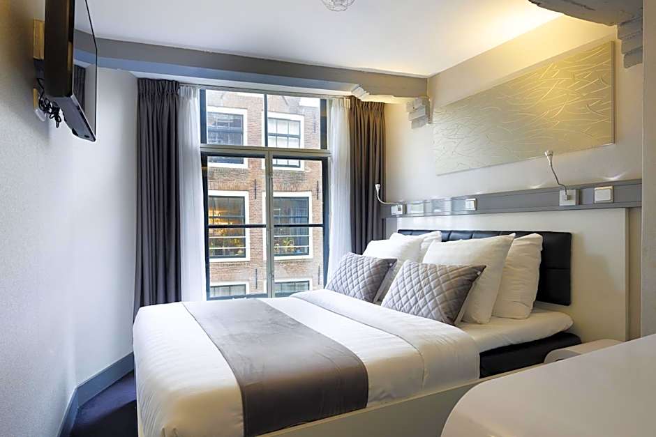 Photo 1 of 5 of Small Double Room
