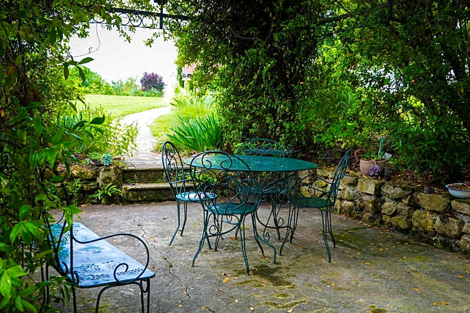 Gite Chambre d'hotes insolite dans un pigeonnier à 5 minutes de Marciac Gers