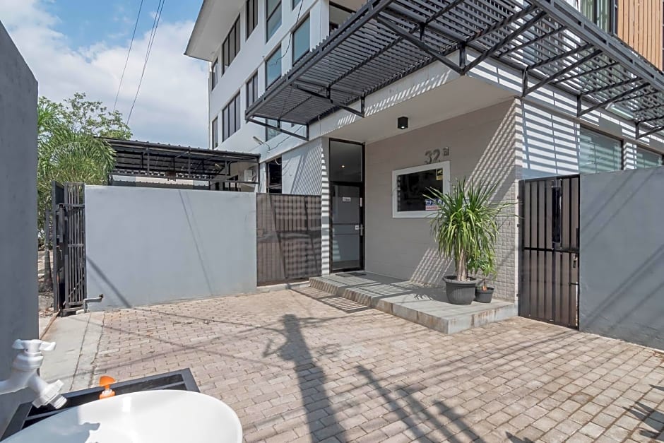 Koolkost @ Regol Park (Minimum Stay 6 Nights)