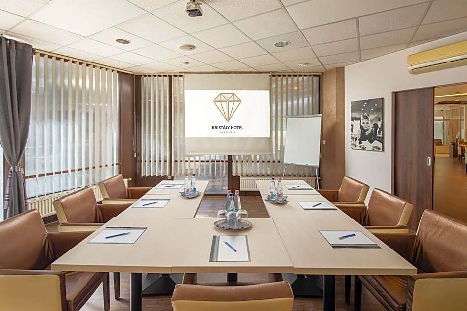 Kristály Hotel