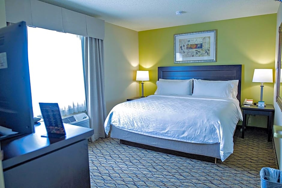 Holiday Inn Express Hotel & Suites Chicago-Libertyville