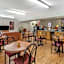 Econo Lodge & Suites Southern Pines