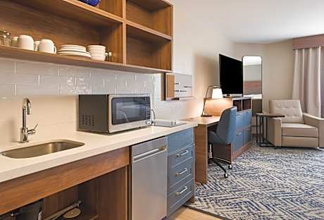 2 Dble Beds Studio Ste Mobil Access Tub