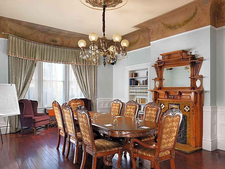 Pendray Inn and Tea House