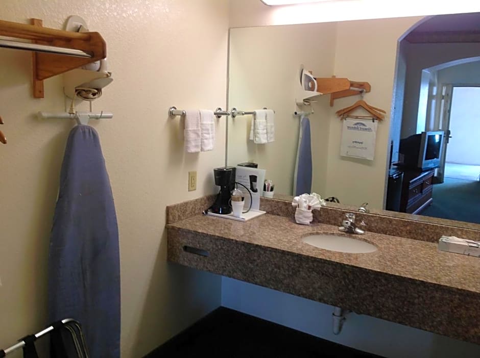HomeBridge Inn and Suites