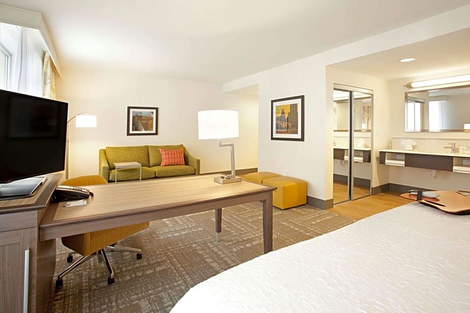 Hampton Inn By Hilton & Suites Minneapolis/Downtown