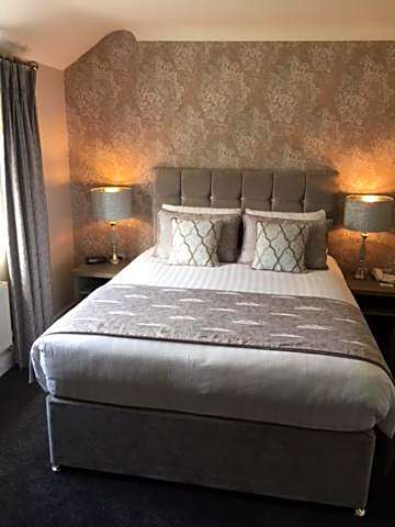 Photo 1 of 10 of Double Room
