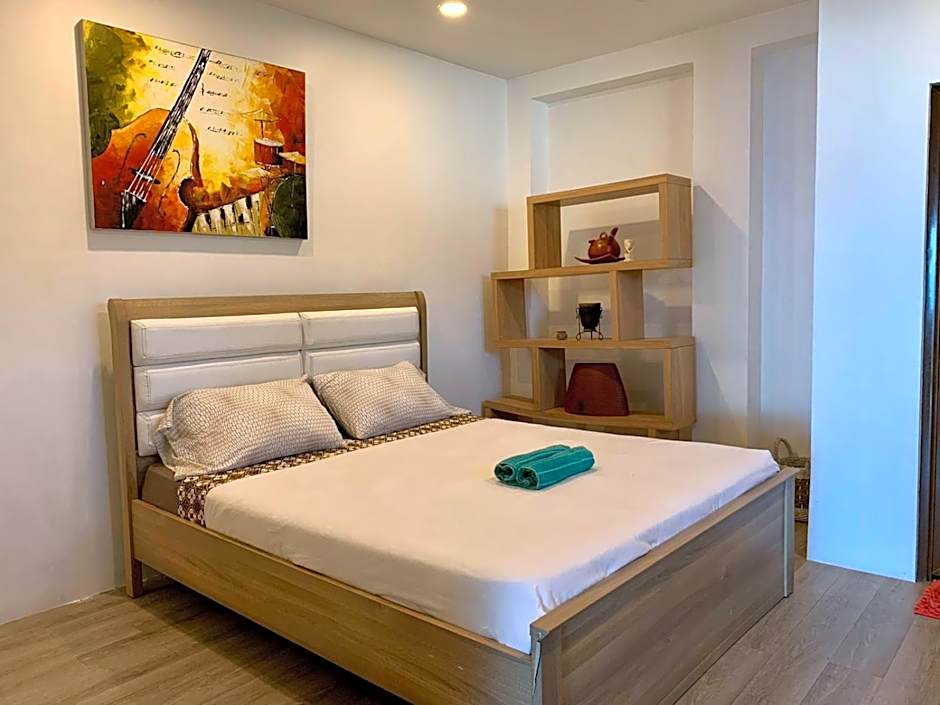 Castaway Surf Retreat