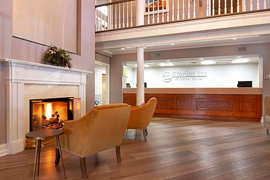 Clarion Inn Willow River