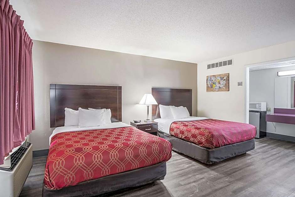 Photo 1 of 4 of 2 Queen Beds, Nonsmoking, Ground Floor