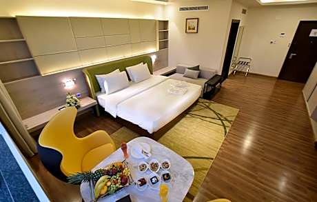 Deluxe Double Room with City View