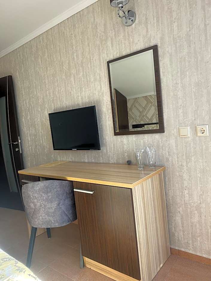 Hotel Lazur