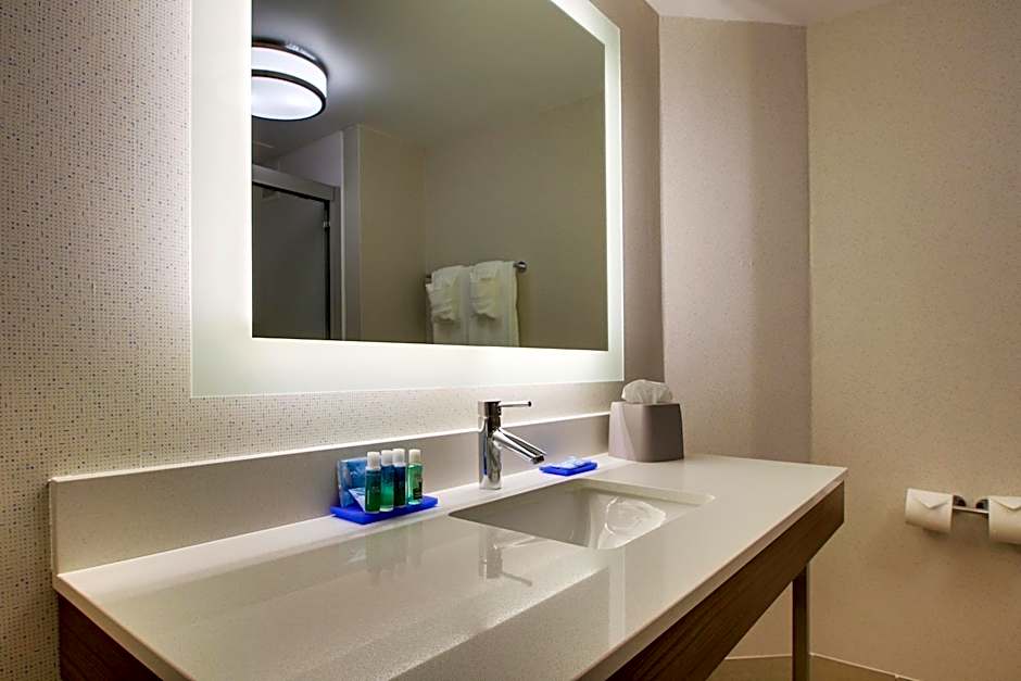 Holiday Inn Express Voorhees - Mt. Laurel By IHG