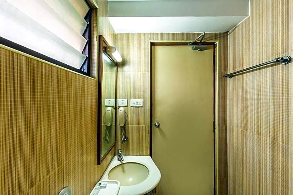 Hotel Arasan Sapthagiri