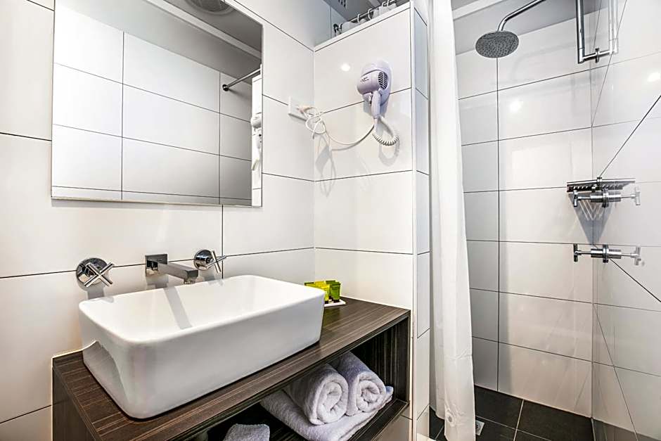 Nightcap at Jamison Hotel