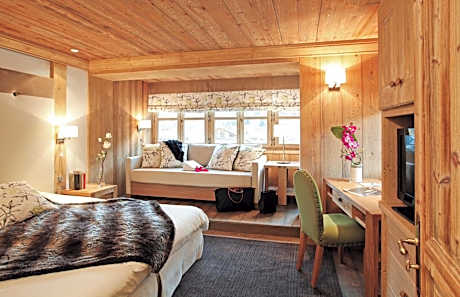 Privilege room with balcony and  Lake View
