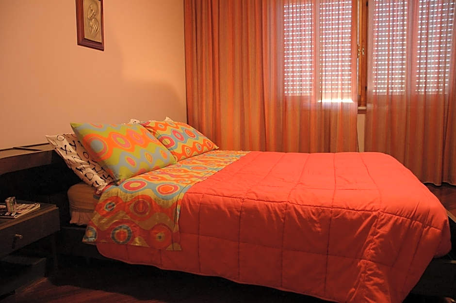 Liana Guest House