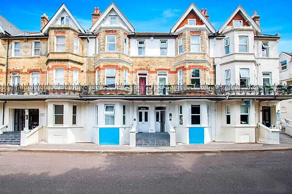 OYO The Lodge Bournemouth