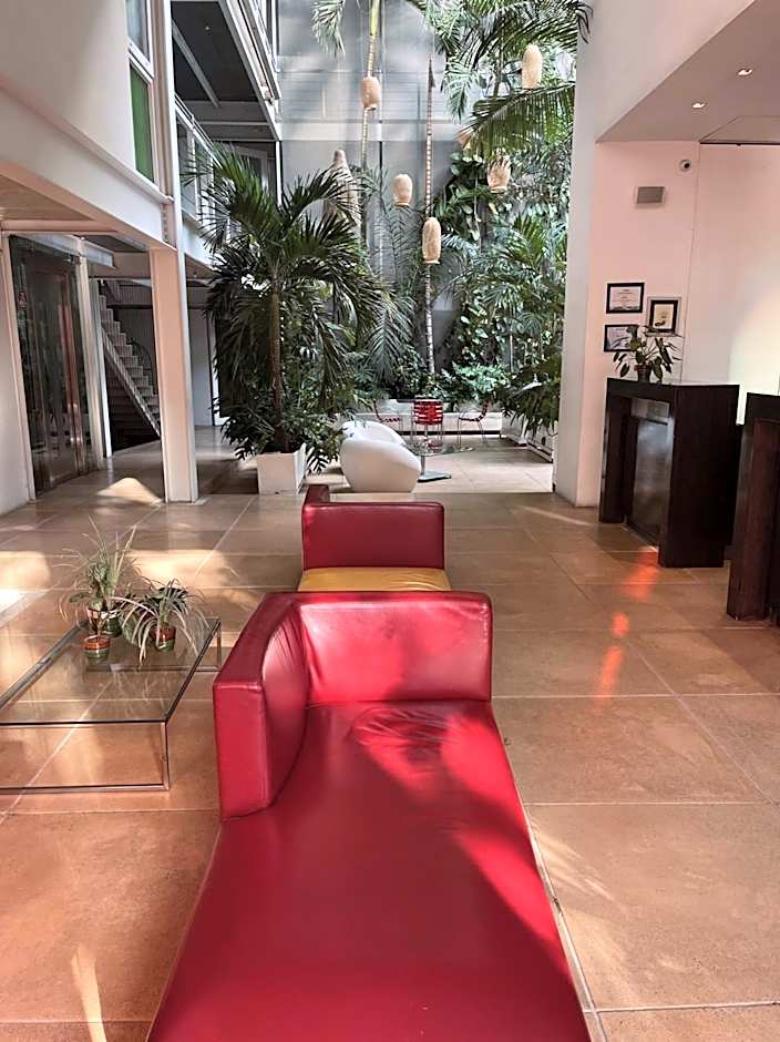Now Hotel