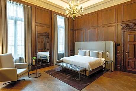 One-Bedroom King Suite