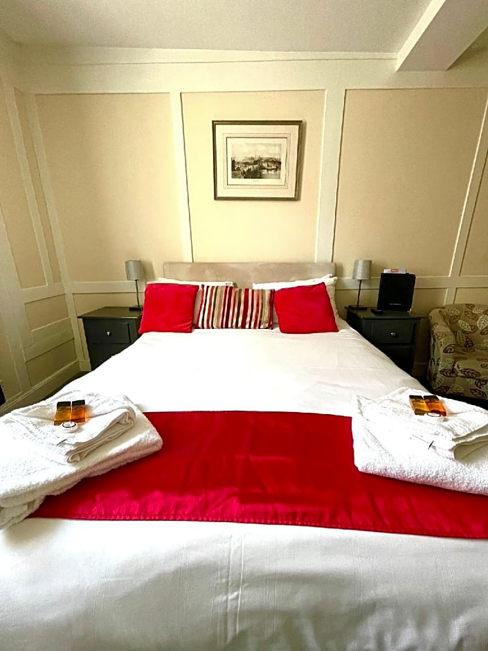 The Crown And Cushion