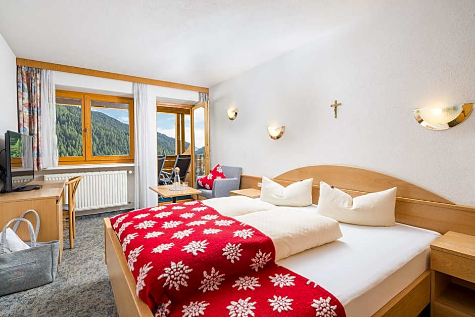 Photo 1 of 6 of Double Room