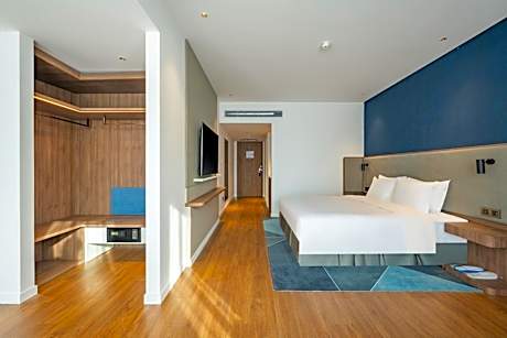 King Room with Sofa Bed